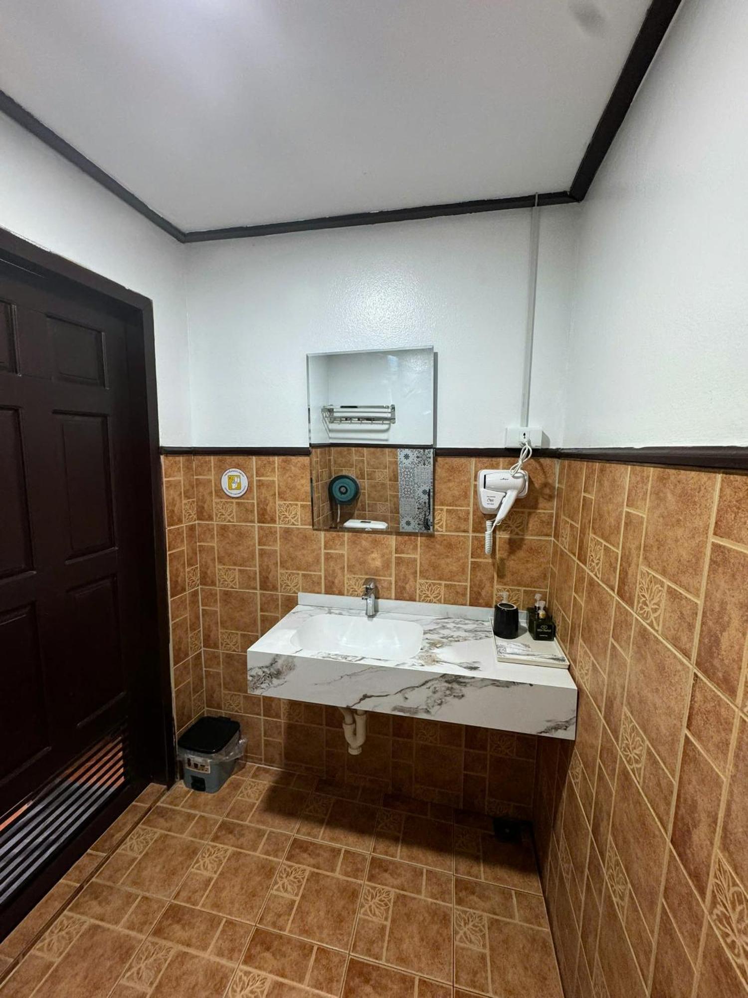 Win Hotel Vang Vieng Dış mekan fotoğraf